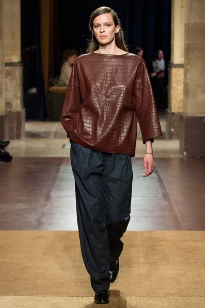 Look 32